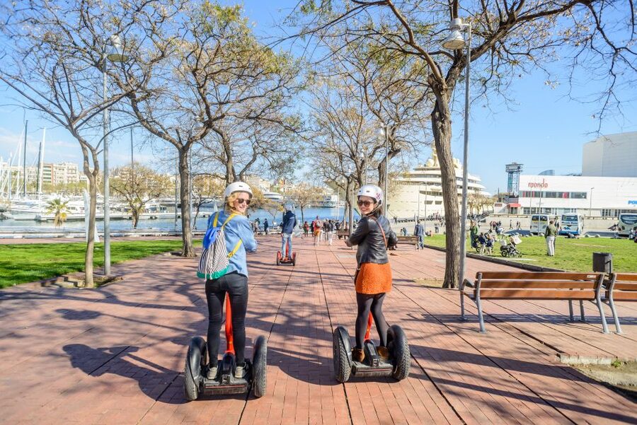 Intro Segway Tour Barcelona 1h - The Gothic Quarter and La Cara de Barcelona