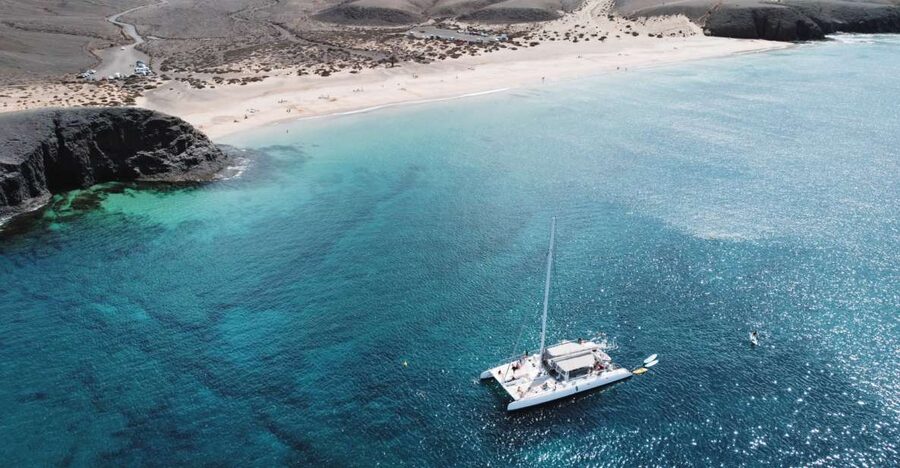 Lanzarote: Luxury Sailing Excursions to Papagayo - A hot lunch served on board