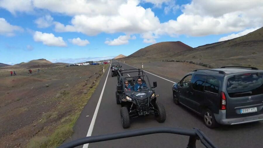 Lanzarote: Mix tour Guided Buggy Volcano Tour 4 or 6 seater - Small groups, transfers, and the practical side
