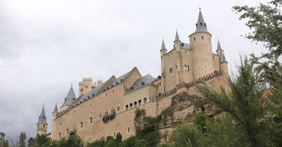 Madrid: Avila and Segovia Day Trip with Tickets to Monuments - Ávila’s walls and medieval center