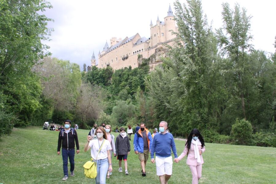 Madrid: Avila and Segovia Day Trip with Tickets to Monuments - The Ávila break: useful, but not a full meal