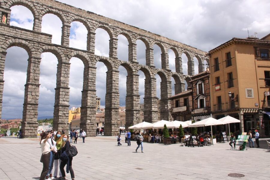 Madrid: Avila and Segovia Day Trip with Tickets to Monuments - Starting in Madrid and riding to Ávila