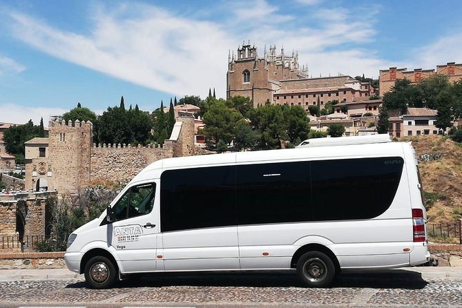 Madrid Barajas Airport Private Transfer To Madrid City - Finding your driver inside Madrid Barajas