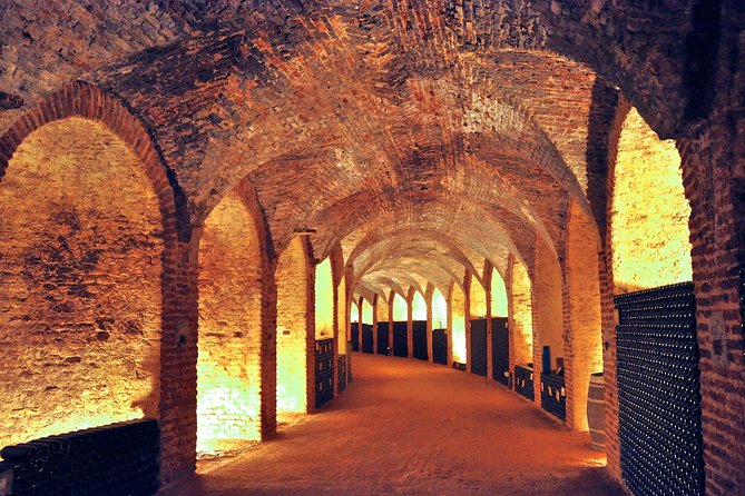Madrid Countryside Wineries Guided Tour with Wine Tasting - Meeting at Conde de Casal at 9:30 a.m.