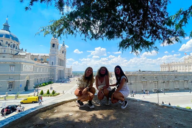 Madrid Essential: Historic Center, Plaza Mayor & Royal Palace - Arco de Cuchilleros and Madrid’s surviving traditions