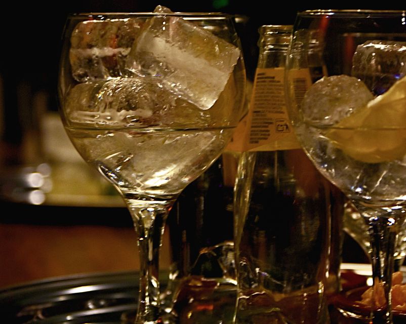 Madrid: Flamenco Show at Tablao Sala Temple with Drink - Location near the Royal Palace
