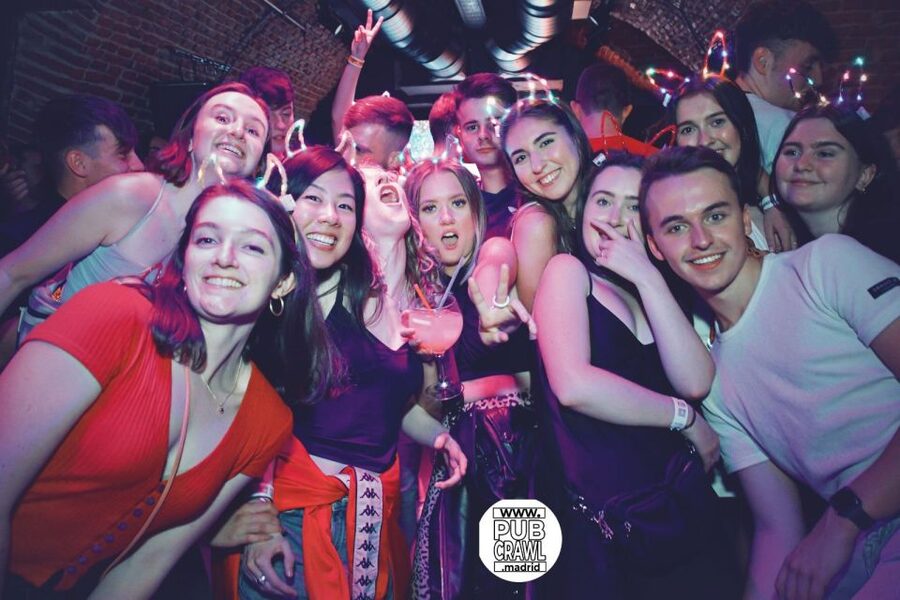 Madrid: Guided Pub Crawl Madrid Experience and Club Entry - Meeting at Enbabia Infused