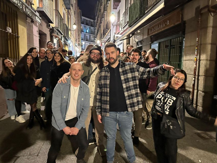 Madrid: Guided Pub Crawl Madrid Experience and Club Entry - Friday, Saturday, and weekday club options