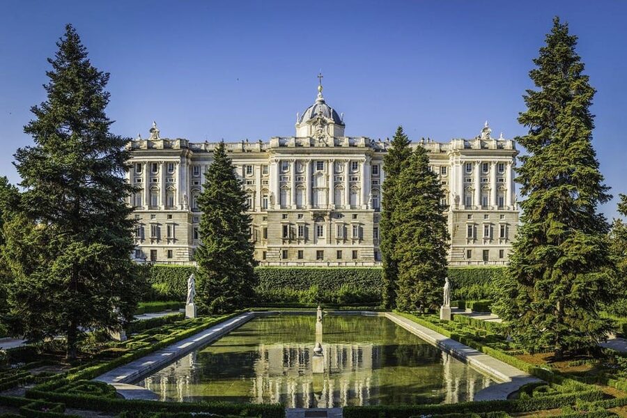 Madrid: Guided Tour of the Royal Palace with Fast Access - Headphones, pacing, and what the 90 minutes feel like
