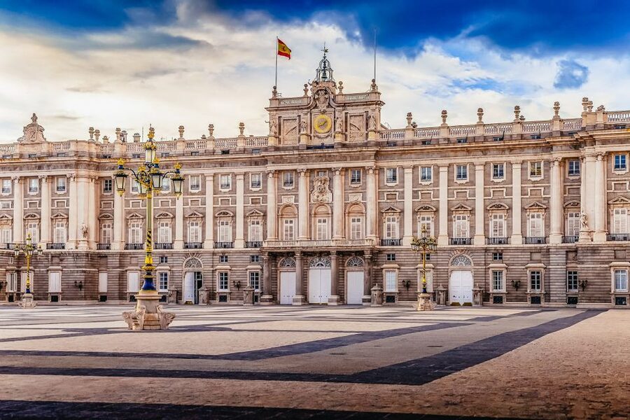 Madrid: Guided Tour of the Royal Palace with Fast Access - Who will enjoy this palace tour most