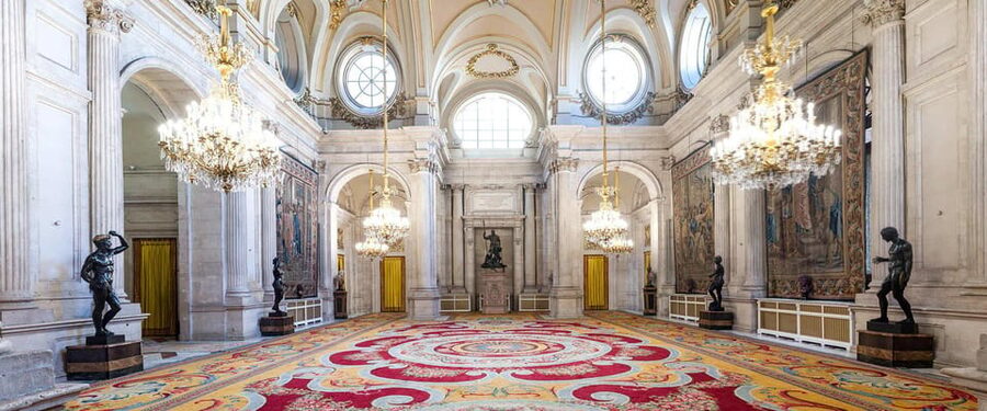 Madrid: Guided Tour of the Royal Palace with Fast Access - Fast access, with one important price detail