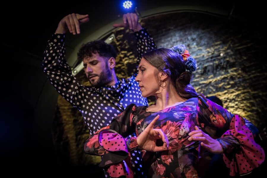 Madrid: La Cueva de Lola Flamenco Show Tickets with Drink - Entering a 17th-century flamenco cave in La Latina