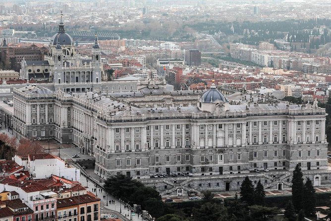 Madrid Old Town & Royal Palace Walking Tour Skip the Line Ticket - Plaza Mayor and Madrid’s changing names