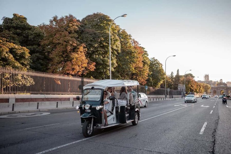 Madrid: Private City Tour by Eco Tuk Tuk - Weather, comfort, and the view from the seat