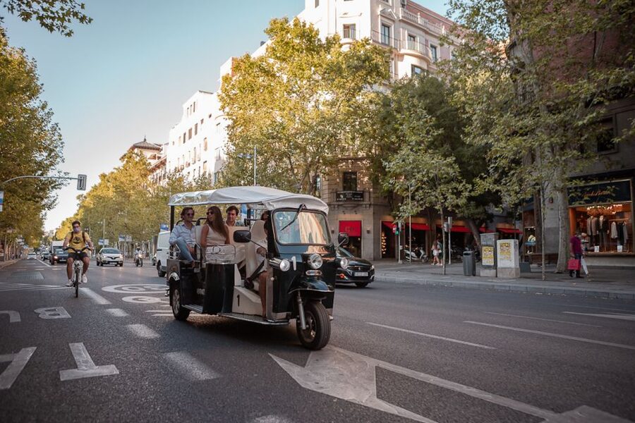 Madrid: Private City Tour by Eco Tuk Tuk - What changes with the tour length