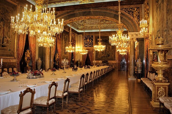 Madrid: Royal Palace Guided Tour with Skip the Line Ticket - Meeting at Madrid Souvenirs, then entering the palace