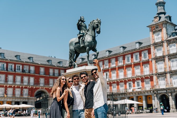 Madrid Tapas & Wine Tour with Rooftop Views and Local Guide - How much food and drink do you receive?