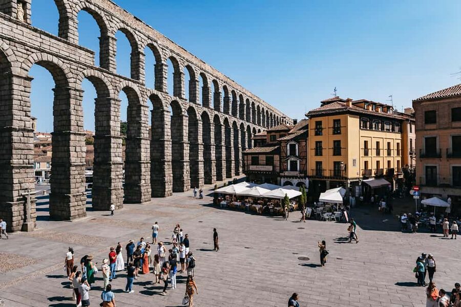 Madrid: Toledo & Segovia Full Day Guided Tour with Alcázar - Starting at Plaza de las Ventas