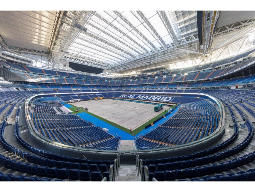 Madrid: Tour Bernabéu Entry Ticket - Entering the changing rooms and sitting in the dugouts