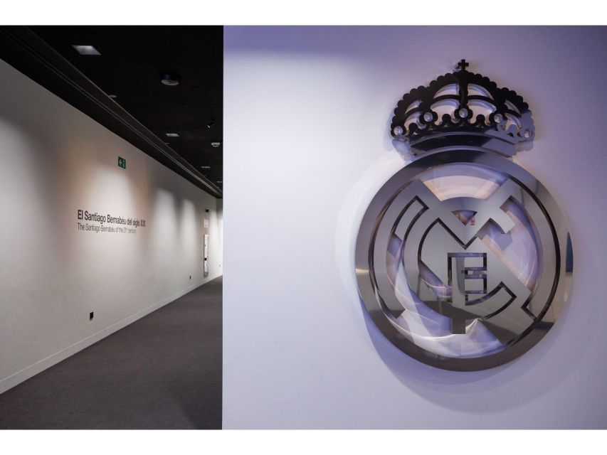 Madrid: Tour Bernabéu Entry Ticket - What the self-guided format feels like