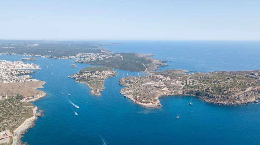 Mahon: Harbor Boat Tour with Underwater Viewing & Commentary - Price, timing, and practical value