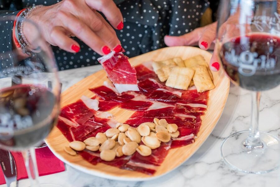 Malaga: Show and Food at Alegría Flamenco and Restaurant - Is the $67 price fair?