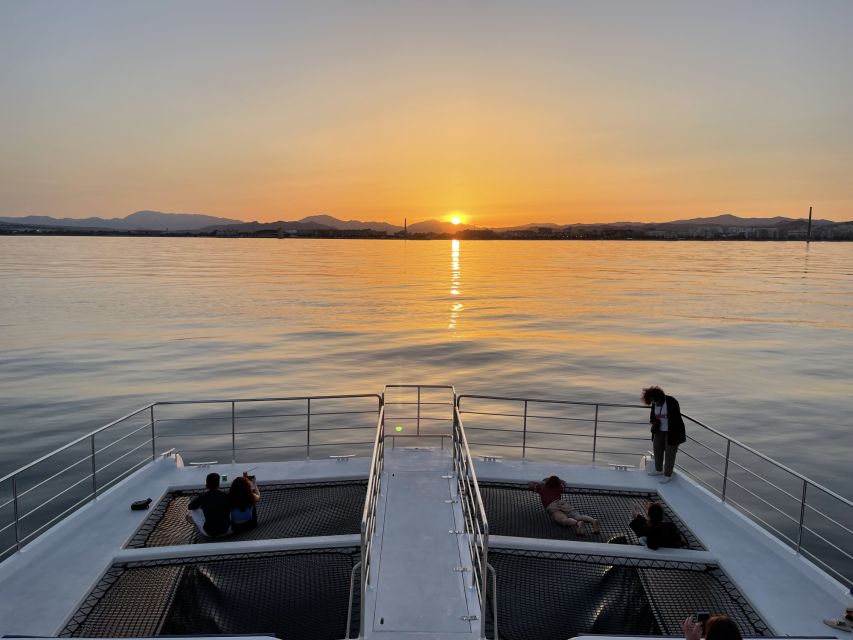 Málaga: Sunset Catamaran Trip - Leaving Málaga from Muelle Uno