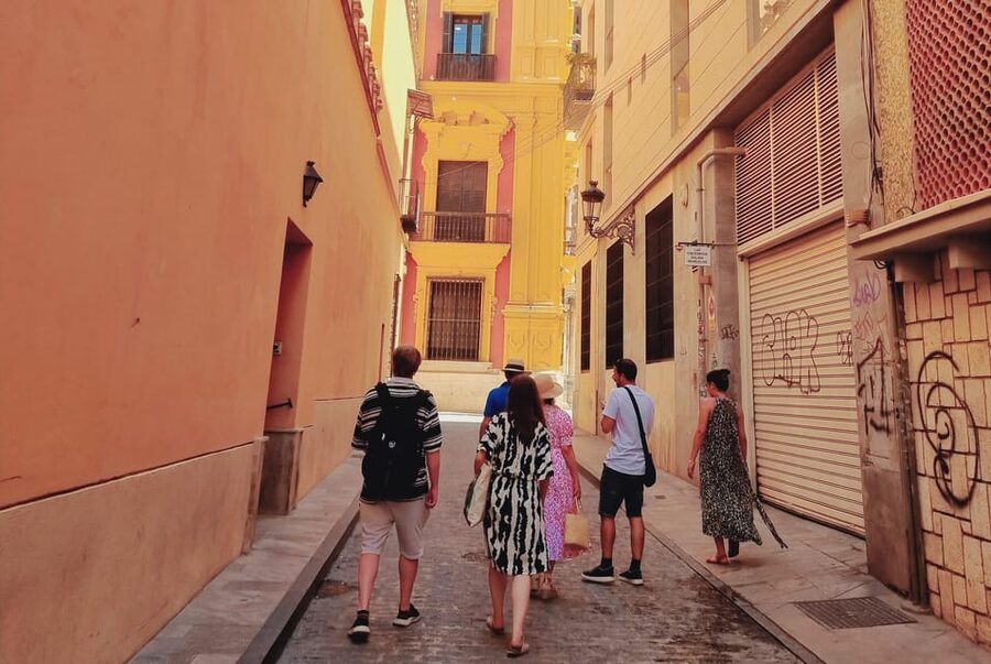 Málaga: Wine & Tapas Tour - A good way to meet people in Málaga