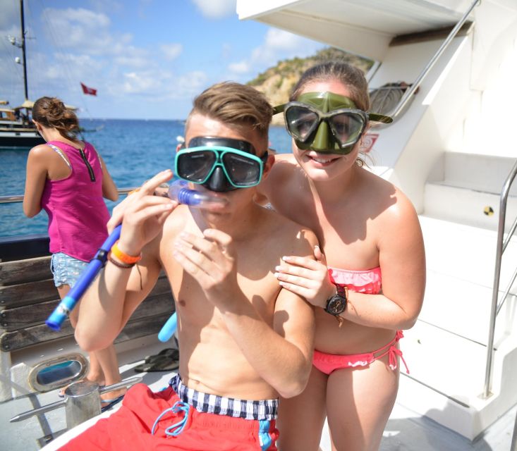 Mallorca: 2-Hour Dolphin Watching Cruise & Glass-Bottom Boat - What the $37 price really covers