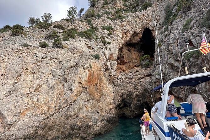 Mallorca Beach & Caves 4hr Boat Trip Drinks, Tapas, SUP & Snorkel - Tapas, drinks, and what is actually included