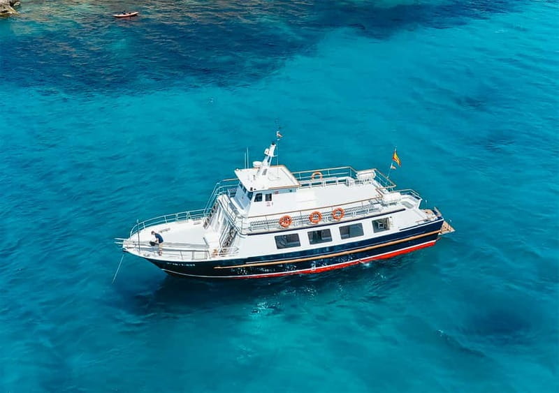 Mallorca: Palma Boat Tour & Snorkeling with Drink Included - What the boat ride feels like