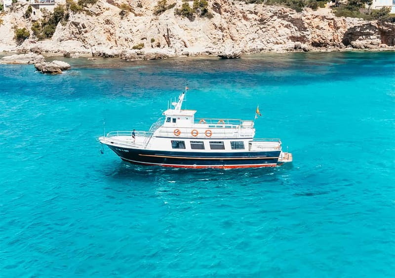 Mallorca: Palma Boat Tour & Snorkeling with Drink Included - Practical tips for a smoother outing