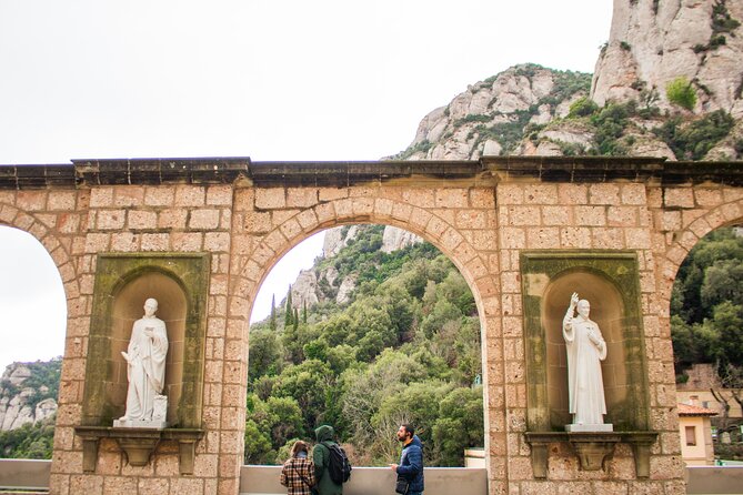 Montserrat Full Day Tour with Farmhouse Lunch and Winery Visit - The Barcelona departure and ride to the mountain