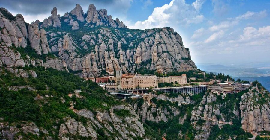 Montserrat: Morning or Afternoon Half-Day Trip with Pickup - Why Montserrat makes a strong half-day from Barcelona