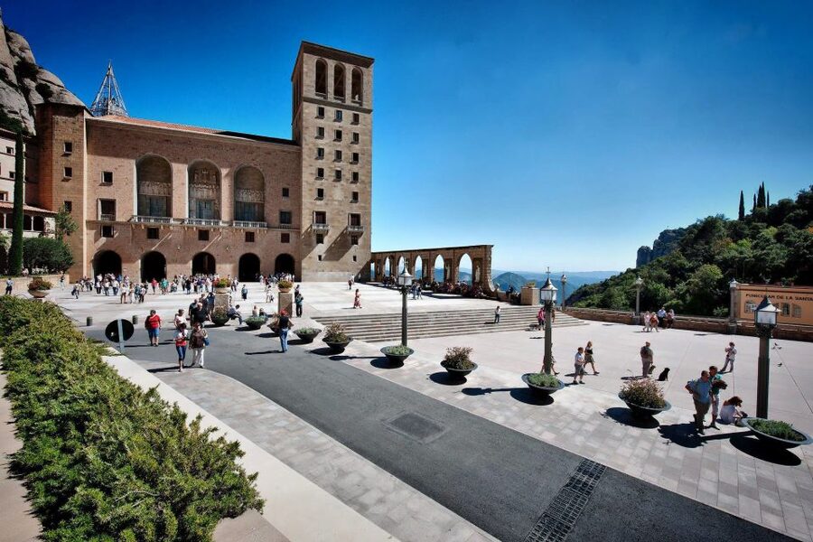 Montserrat Museum and Monastery Entry Ticket - The Basilica and the timed visit to La Moreneta