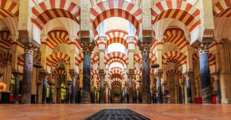 Mosque-Cathedral of Córdoba Guided Tour with Tickets - Why the Mosque-Cathedral deserves a guided visit