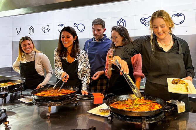 Paella Cooking Class, Wine Tasting & Central Market in Valencia - Should you book the Valencia paella class?