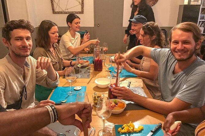 Paella Workshop with Bottomless Sangria in Central Madrid - The smoky kitchen question