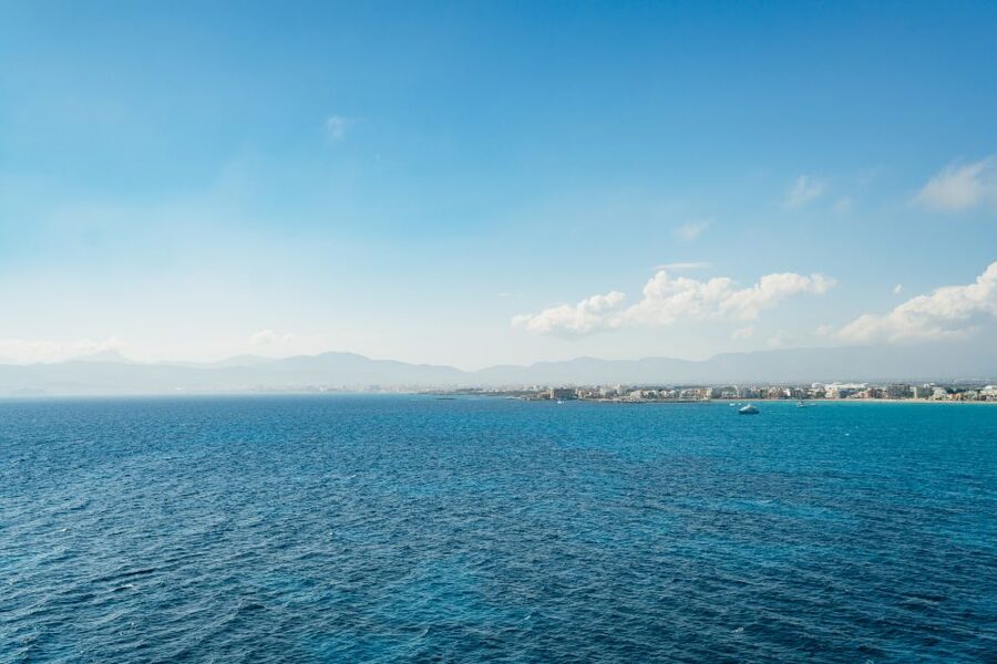 Palma Bay: Parasailing Experience - Weather can change the plan