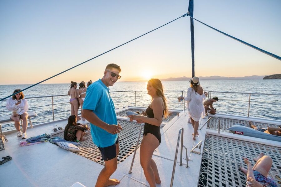 Palma: Catamaran Cruise with Swimming and Snorkelling - Space, music, and the size of the group