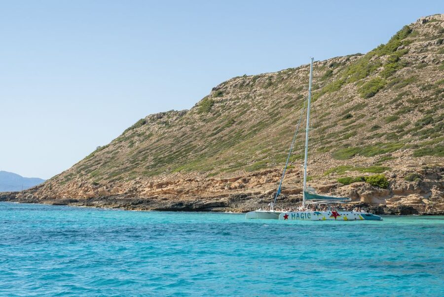 Palma de Mallorca: 5-Hour Catamaran Cruise with Lunch & Swim - FAQ