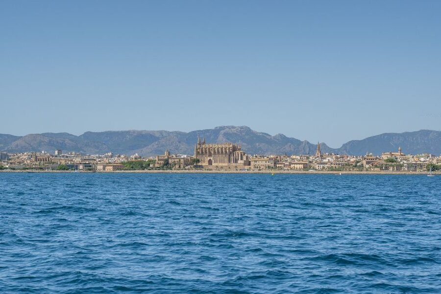 Palma de Mallorca: 5-Hour Catamaran Cruise with Lunch & Swim - The second cove and the limits of the route