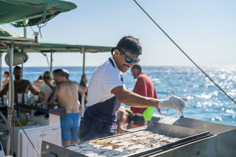 Palma de Mallorca: 5-Hour Catamaran Cruise with Lunch & Swim - Who will enjoy this catamaran cruise most