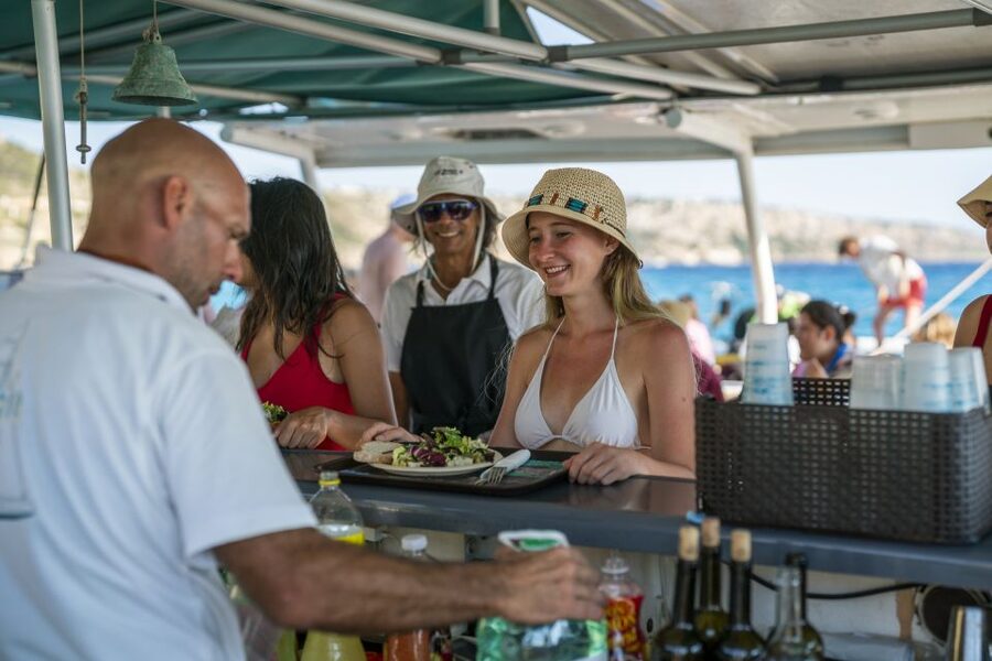 Palma de Mallorca: 5-Hour Catamaran Cruise with Lunch & Swim - Should you book the Magic Catamarans cruise?