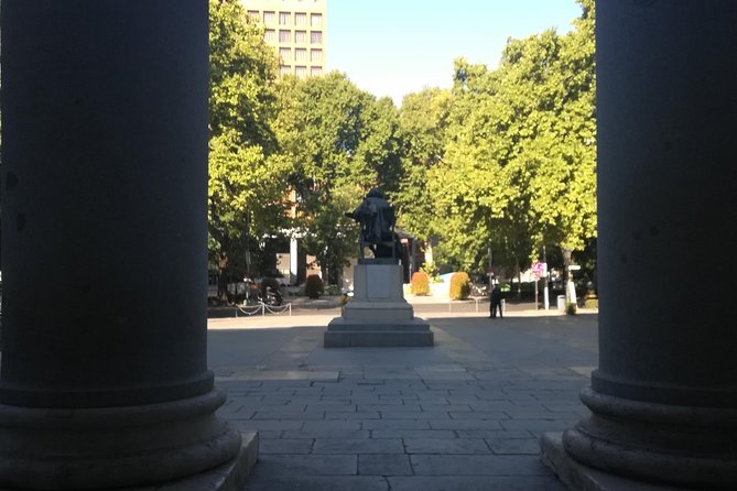 Prado Museum Small Group Tour with Skip the Line Ticket - The guides are the main value