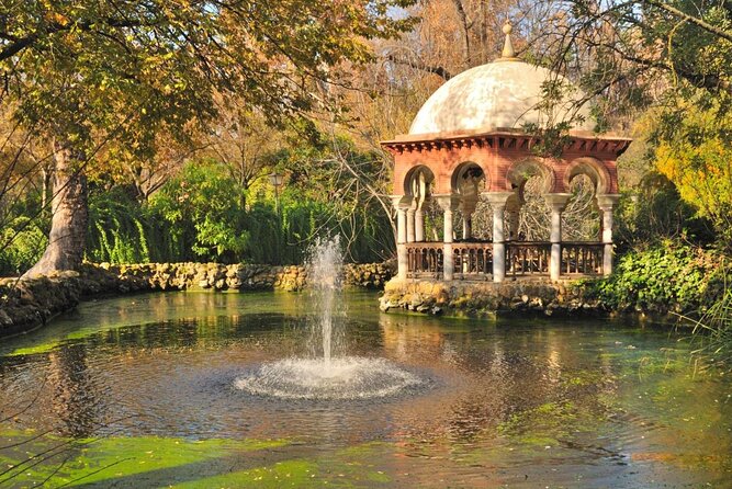 Private Tour Jewish Quarter, center and Plaza de España - Starting among three faiths in Santa Cruz