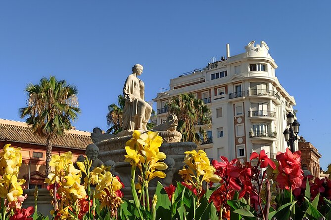 Private Tour Jewish Quarter, center and Plaza de España - The Torre del Oro and a changing city