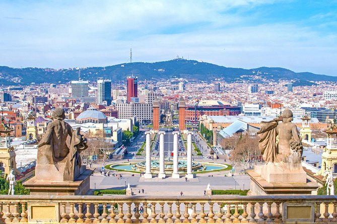 Sagrada Familia & Barcelona Small Group Tour with Hotel Pick-up - Starting in the Gothic Quarter