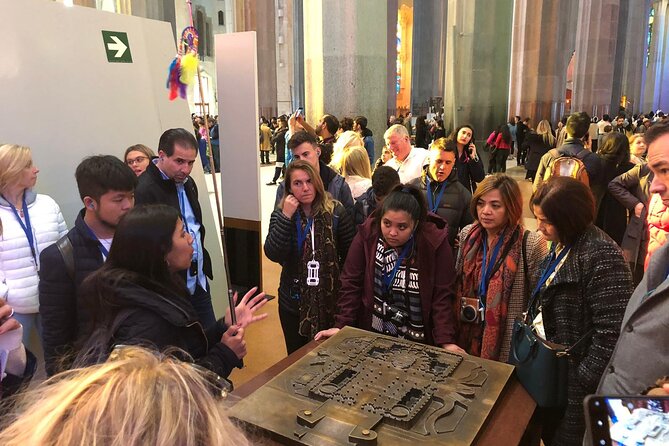 Sagrada Familia English Guided Tour & Optional Tower Access - Why a guided visit helps inside Sagrada Familia