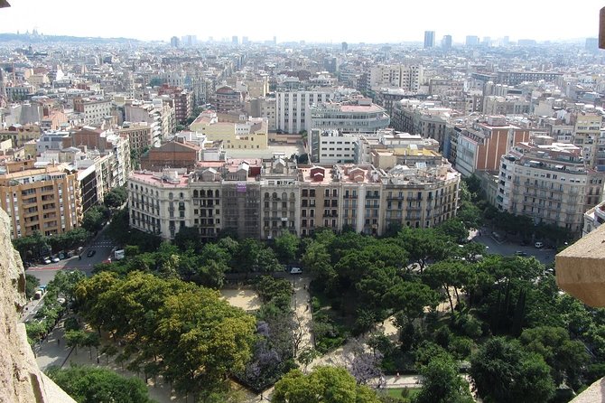 Sagrada Familia Fast Track Guided Tour with Towers Access - Is $86.51 a fair price?